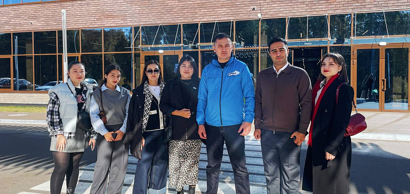 Делегация молодежного крыла «Жастар Рухы» при